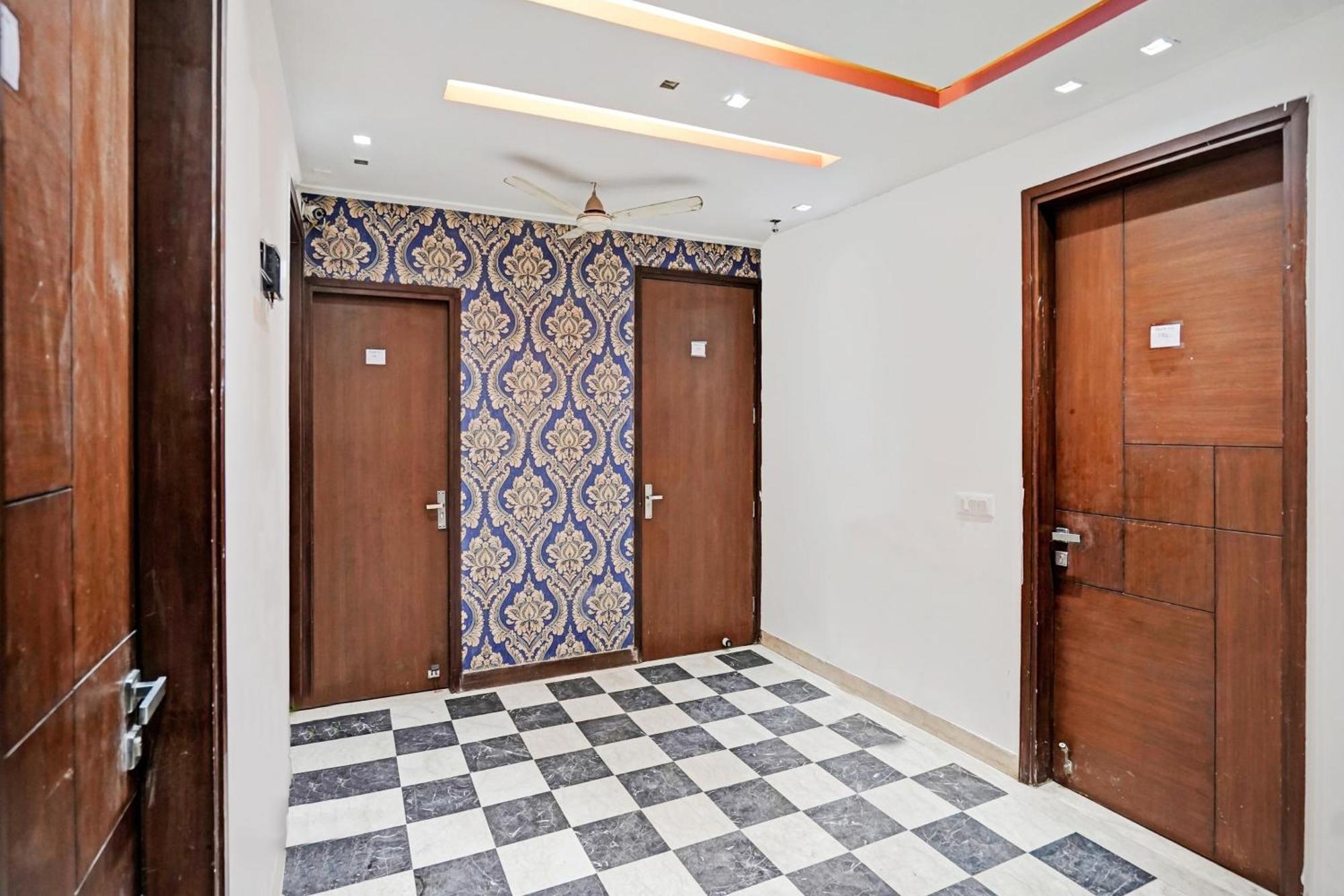 Hotel O South Galaxy Nueva Delhi Exterior foto