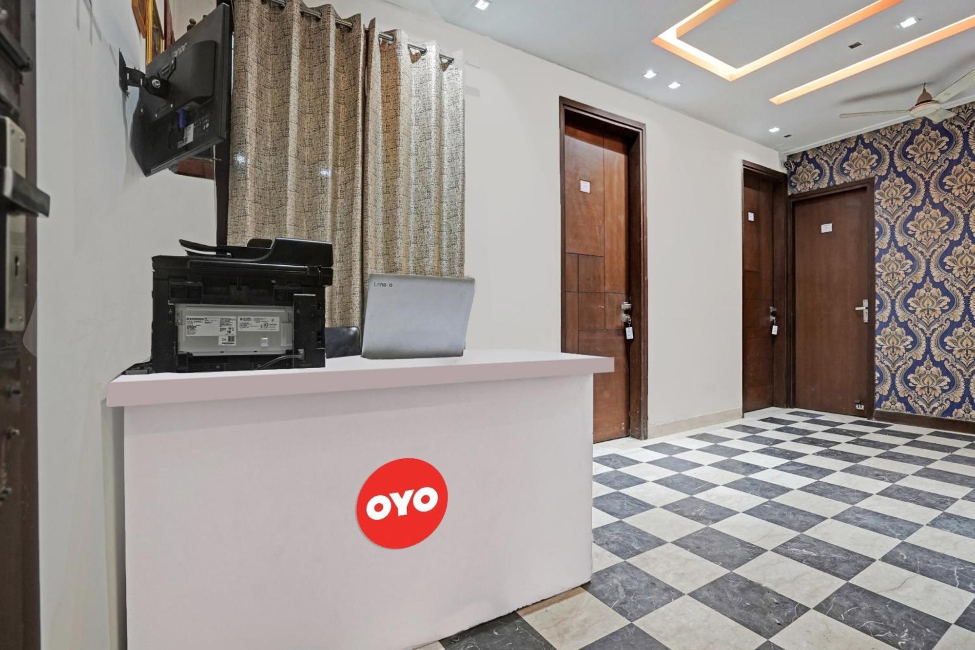 Hotel O South Galaxy Nueva Delhi Exterior foto